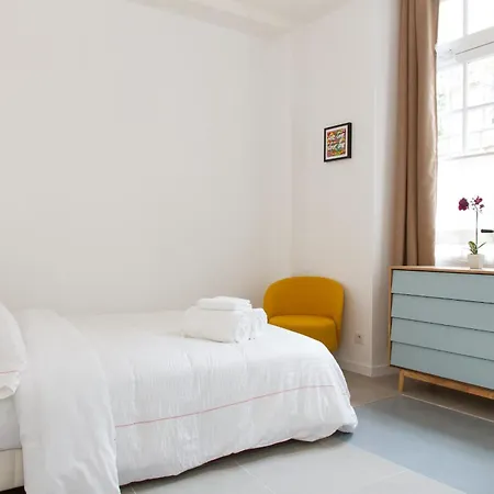 2br Near St Germain Des Pres Apartment